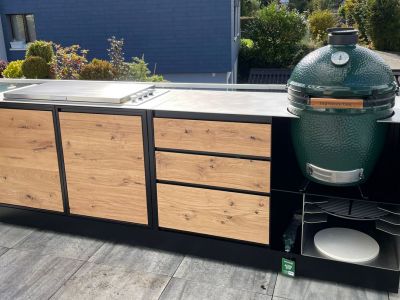 Outdoorküche Green Egg mit Pro line Beefeater.jpg