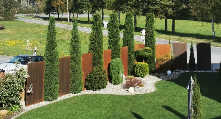 Rostmetallplatten Sichtschutz