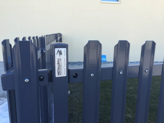 Gartenzaun aus Stahlblech