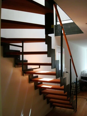 Treppengeländer mit Holzhandlauf