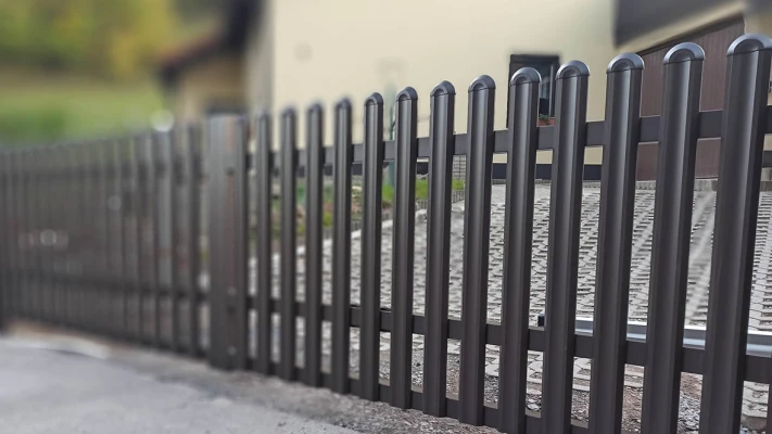 Zaun aus Aluminium