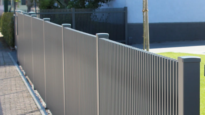 Zaun aus Aluminium